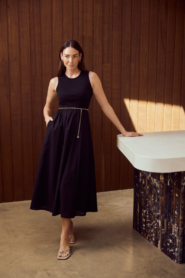 Sleeveless Gathered Midi Dress – Black